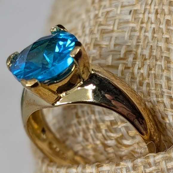 Vintage 925 Sterling Silver Ring with Blue Crystal | Rich Gold Finish | Size ~6 - Picture 11 of 16